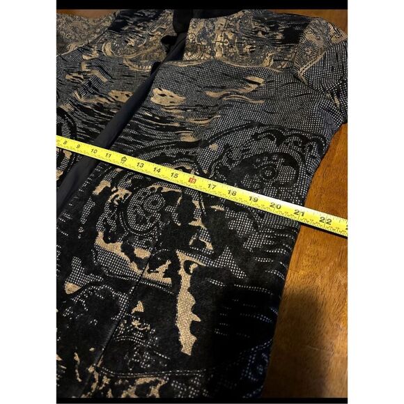 Chico's Size 2 Riding Style Embossed Velvet Blazer Open Jacket Black Tan Large - Picture 6 of 7